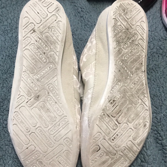 Coach - Picture 2 of 3